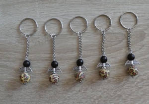 5 handgefertigte Schlüsselanhänger mit Metallflügeln - Engel  - Handarbeit kaufen