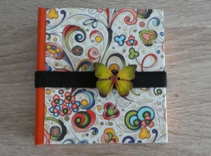 Hangefertigtes Haftnotizzettelbüchlein aus Papier und Buchleinen - bunt mit Schmetterling - Handarbeit kaufen