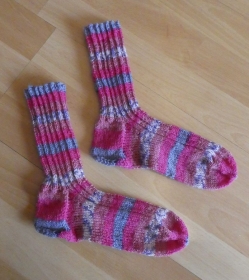 Gestrickte Socken Größe 36/37 (rosa-lila-pink) - Handarbeit kaufen