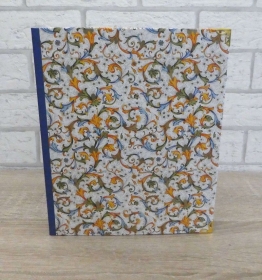 Handgefertigtes Ringbuch für DIN A5 aus Pappe, Papier und Buchleinen mit Metallecken - Ornamente - Handarbeit kaufen