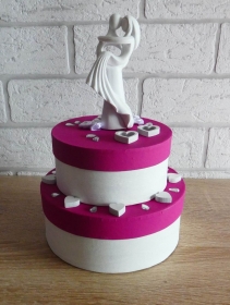Geldgeschenkverpackung zweistöckige Torte mit Brautpaar und Verzierungen (pink-weiß) - Handarbeit kaufen
