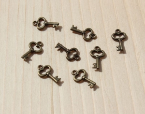 8x Anhänger Herz Schlüssel Antik Bronzefarben 17x9mm - Handarbeit kaufen