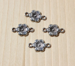 4x Schmuckverbinder Blume Antik Silberfarben     - Handarbeit kaufen