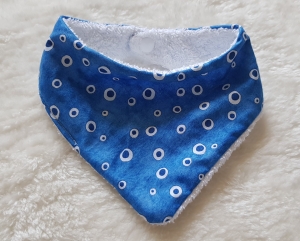 blaues Halstuch Sabberlätzchen mit Kringeln genäht kaufen