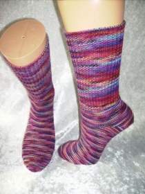 ein Paar maschinengestrickter Socken, Mustersocken, Strümpfe Größe 39/40  