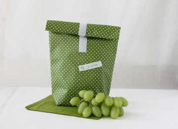 Lunchbag ★ Brotbeutel ★ aus beschichteter Baumwolle ★ White minidots on green