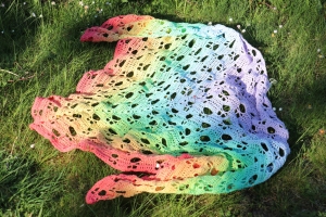 farbenfrohes gehäkelte Dreieckstuch,Baumwolle,wunderbarer und einzigartiger Farbverlauf   - Handarbeit kaufen