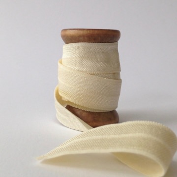 Elastisches Gummiband mit Faltkante, Falzgummi, Einfassband, Armcandy Ivory
