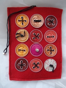 Hülle Case Etui Tasche für E-Book-Reader aus Filz und Nespresso-Kapseln-Knöpfen  ♥ *redcap* rot - Handarbeit kaufen