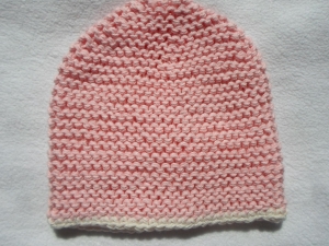 Gr.62/68 Babymütze in rosa mit naturfarbenem Rand aus reiner Baumwolle handgestrickt - Handarbeit kaufen
