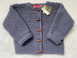 Gr.80/86 Babystrickjacke in jeansblau aus Winterbaumwolle kraus rechts handgestrickt - Handarbeit kaufen