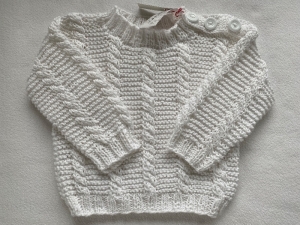 Gr.68/74 Babypullover in weiß aus reiner Baumwolle mit Zopfmuster kraus rechts handgestrickt - Handarbeit kaufen