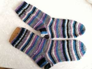 Damensocken handgestrickt aus Regia Sockenwolle, gestrickte Socken, Größe  40/ 41, Wollsocken      