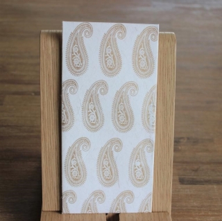 Handgeschöpfte indische Briefumschläge, ideal als besondere Verpackung für das  Geldgeschenk zu Hochzeiten, Geburtstage und weiteren Anlässen, weiß mit  Paisley in goldfarbig 