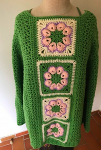 schöner Pullover Gr. 44, mit Granny Muster im frischen Apfelgrün, warmer Pullover, Herbst, Winter, handgemacht, handmade, handgehäkelt, gehäkelt