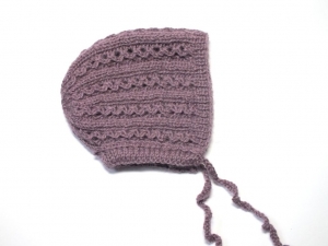 Handgestrickte Mütze für Neugeborene aus weicher Alpacawolle  - ein tolles Geschenk zur Geburt 