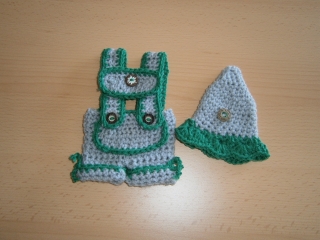 Trachtenset Hose und Hut grau grün umhäkelt für Teddys/Puppen