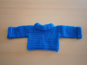 Großer hübsche Pullover gehäkelt, royalblau, schönes Häkelmuster, für Teddys/Puppen