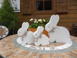  Schlichte, süße Kaninchen Familie aus Massivholz
