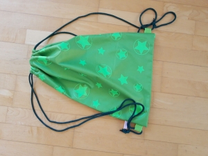 Rucksack - Sportbeutel aus Softshell grün mit Sternen