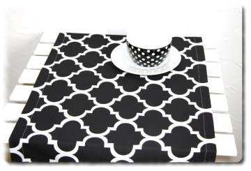 Tischläufer in Handarbeit einzeln angefertigt mit marokkanisches Muster schwarz/weiß