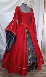 prunkvolles Kleid für MittelalterEvents, Larp, aus reiner Seide 
