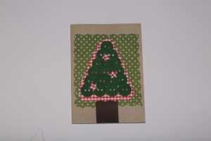 Grußkarte zu Weihnachten mit originellem Baummotiv im Scrapbookstyle