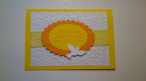 Wunderschöne Glückwunschkarte zum Geburtstag in Gelb und weiß, handgemacht in Scrapbooktechnik