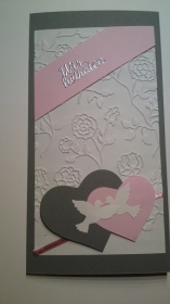 Einladungskarte zur Hochzeit in Grau, Rosa und Weiß mit Herzen und Tauben, handgemacht