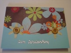 Wunderschöne Glückwunschkarte zur Einschulung mit hübschen Blumenmotiv in Ranzenoptik, handgemacht