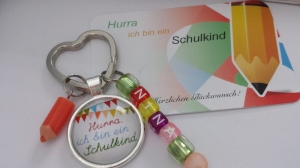 Einschulungsgeschenk Mädchen 2024 Schlüsselanhänger mit Namen Farbstift Glücksbringer zum 1.Schultag Geschenk Schulanfang    - Handarbeit kaufen