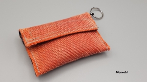 Schlüsseletui oder Geldtasche aus rotem Feuerwehrschlauch mit Klettband - Upcycling