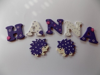 Holzbuchstaben in dunkel lila / weiß ♥ Beispiel: HANNA