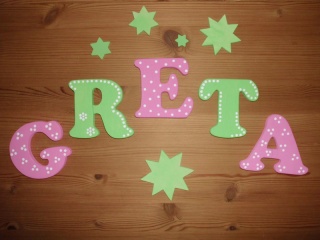 Holzbuchstaben in rosa / hellgrün ♥ Beispiel: GRETA