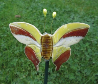 Keramik-Stecker-Schmetterling, frostfest, rot-gelb-weiß