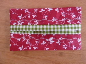 Taschentücher Tasche genäht aus Baumwollstoffen mit Ranken in rot kaufen * TaTüTa* Kosmetiktäschchen ~ griffbereite Taschentücher  