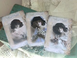 Schönes 3-er Postkarten Set mit romantischen Vintage Motiven in feinem französischem Stil. 