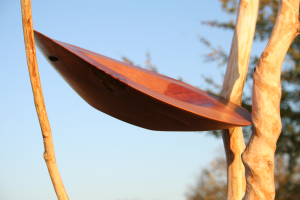 Große Holzschale aus seltenem Apfelholz. Diese gedrechselte Schale besticht durch ihre einzigartige Form.