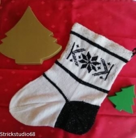  Weihnachtsstrumpf - handgestrickt - weiß / schwarz mit Glitzer -  befüllbar - zum aufhängen - mit Stern - Einstrickmuster