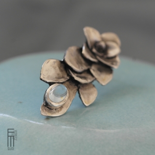 FLOR 1 - große Ohrringe aus Silber mit BLAUEN TOPAS - hellblaue Farbe, auffallende und lange Silberohrringe - für Hochzeiten und Feiern
