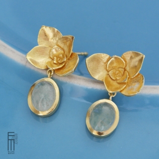 FLOR 1 - vergoldeter Silberohrring mit PREHNIT – mittelgroße Ohrringe aus Silber, Blumendesign, zweiteilig mit echten Steinen