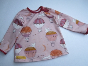 Öko Baby rosa T-shirt  Up, Up and Away, in Größe 68, Baby Top, Hängerchen, Neugeborne, Gänse, Heissluftballonfahrt 