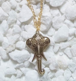 Lange goldfarbene Halskette mit einem ★ Elefantenkopf ★ Anhänger und Knebelverschluss
