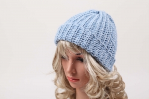 kuschelig warme Häkelmütze Mütze Wintermütze für Damen und Mädchen in hellblau meliert mit Mohair - Handarbeit kaufen
