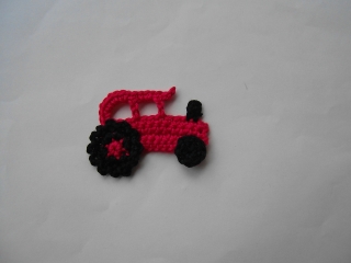 Aufnäher kleiner Traktor rot, feines Baumwollgarn, Farbwünsche möglich  - Handarbeit kaufen