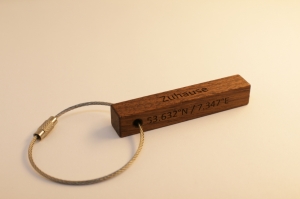 Schlüsselanhänger aus Holz  | Nussbaum | mit 2-Seitiger Wunschbeschriftung  zum Geburtstag, als Gastgeschenk oder zu Weihnachten (Kopie id: 100149954)