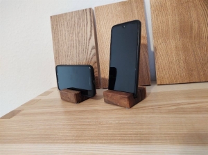 Smartphonehalterung aus Holz, Smartphonehalter aus Nussbaum - Handarbeit kaufen