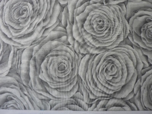 Baumwoll/Patchworkstoff Rosen in grau-weiß