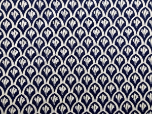 Baumwoll-/Patchworkstoff  marineblau mit weißen Ornamenten 