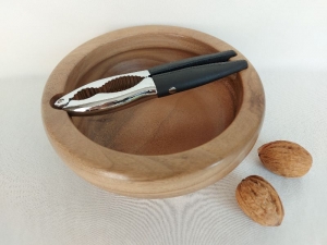 gedrechselte Nuss-Schale aus Holz mit Nussknacker, ohne Nüsse kaufen - Handarbeit kaufen